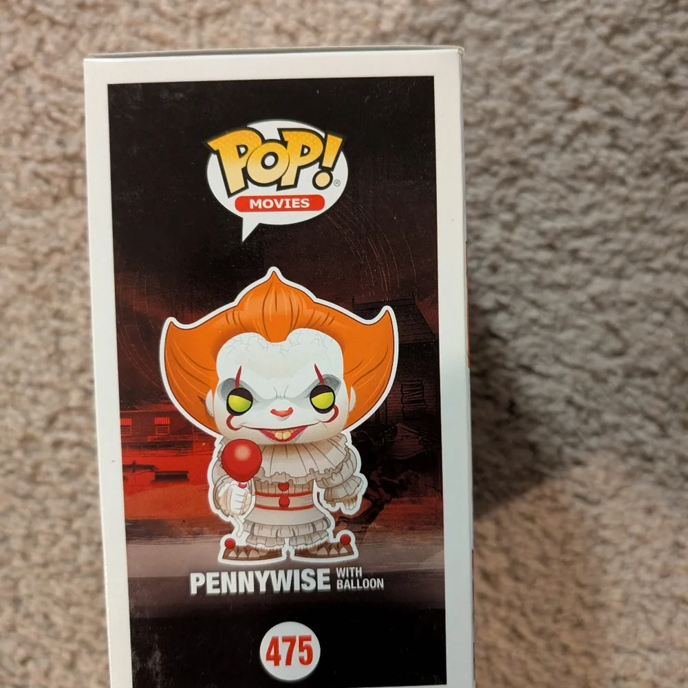 Pennywise with Balloon Funko Pop Figure - Picture 4 of 6